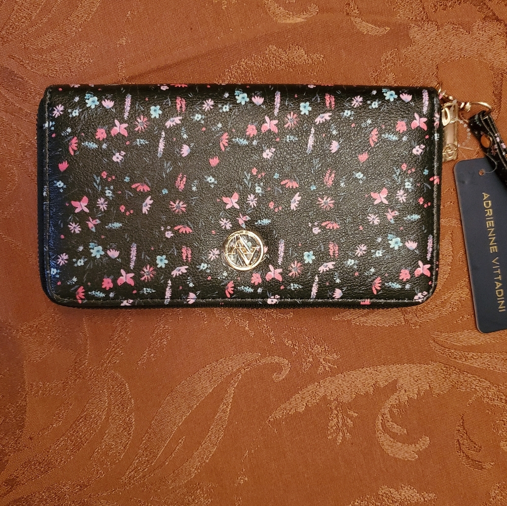 NWT Adrienne Vittadini Black Floral Zip Around Wallet
